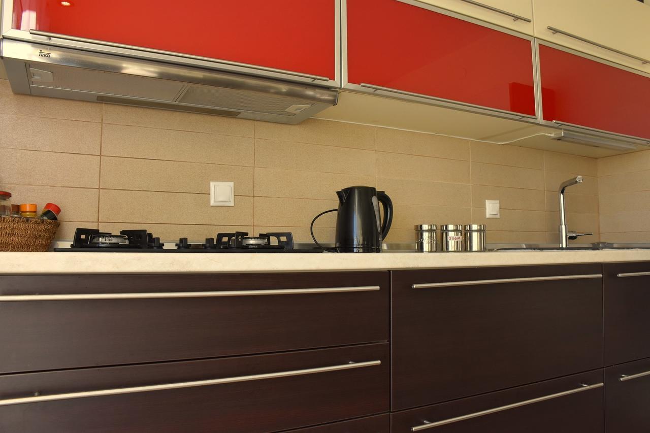Elisavet Apartment *