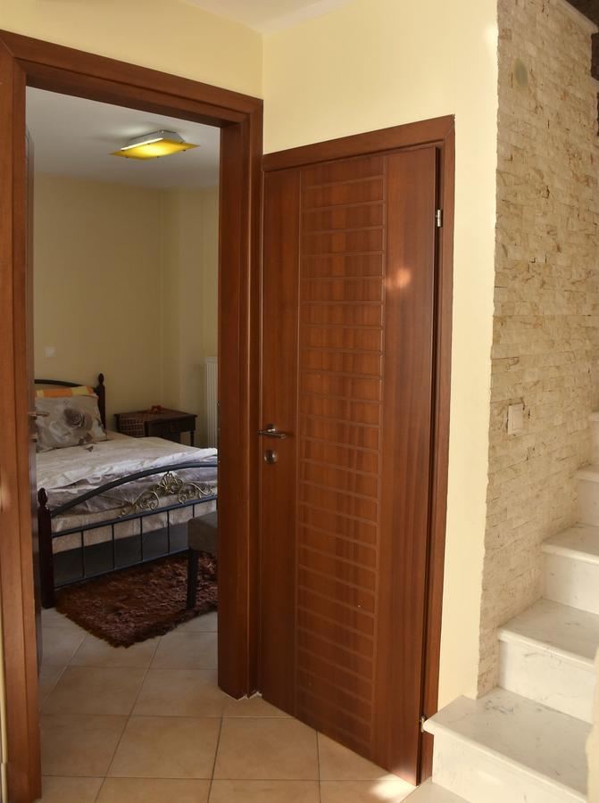 Elisavet Apartment *